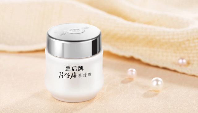 从“叠加护肤”到“精简护肤”，年轻人开始重新选择皇后牌片仔癀珍珠霜